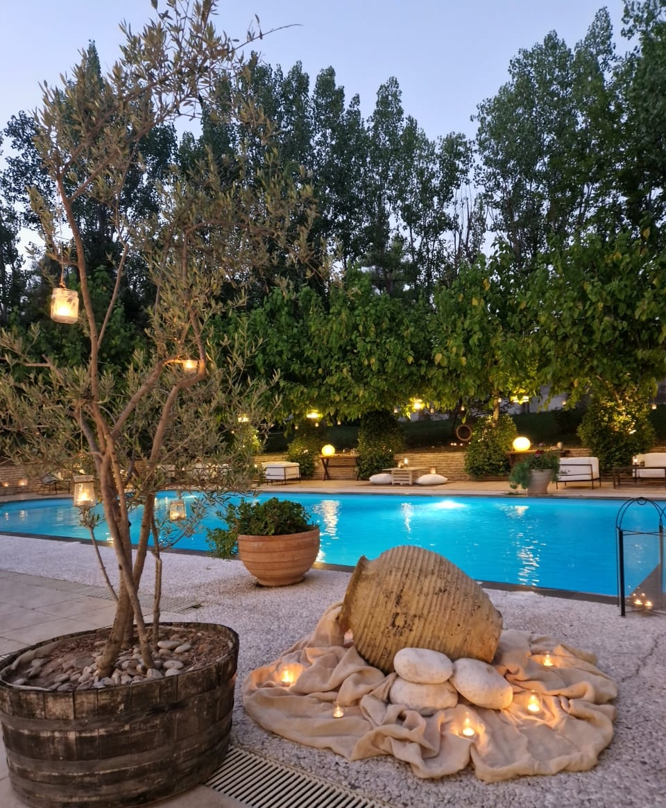 Pool & Gardens